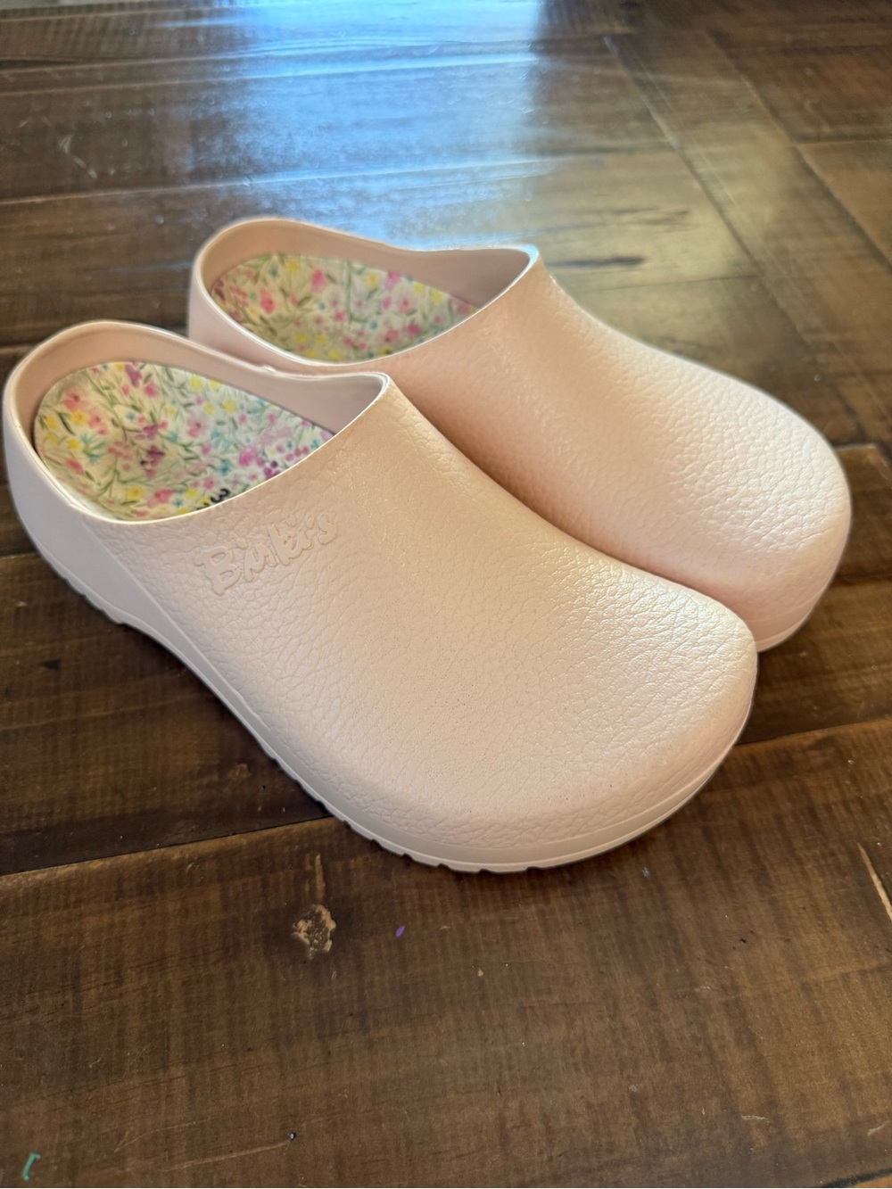 Women’s Super Birkis by Birkenstock- Pale Pink Floral Lined Slip-On Clogs 38 W7